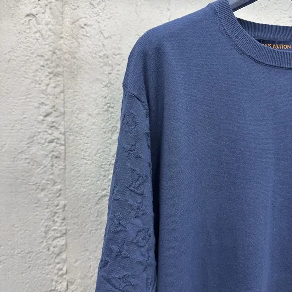 おすすめ ルイヴィトン エンボスLV Tシャツ n級品 vux15886