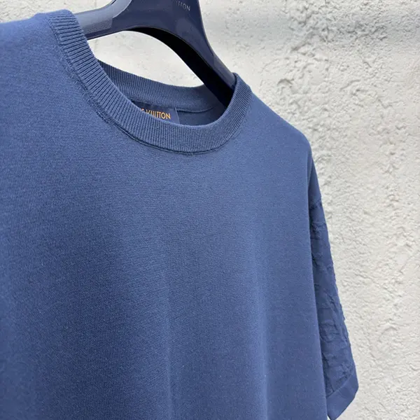 おすすめ ルイヴィトン エンボスLV Tシャツ n級品 vux15886
