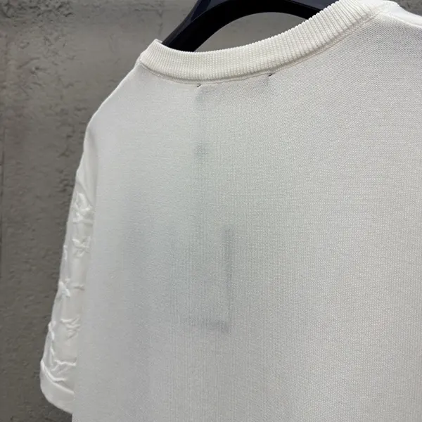 希少 ルイヴィトン エンボスLV Tシャツ コピー vug23653