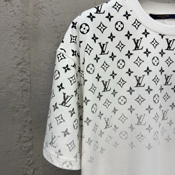 送料込 ルイヴィトン グラデーション コットンTシャツ 激安 vux87646