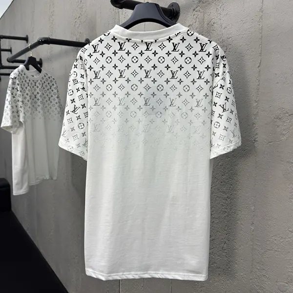 送料込 ルイヴィトン グラデーション コットンTシャツ 激安 vux87646