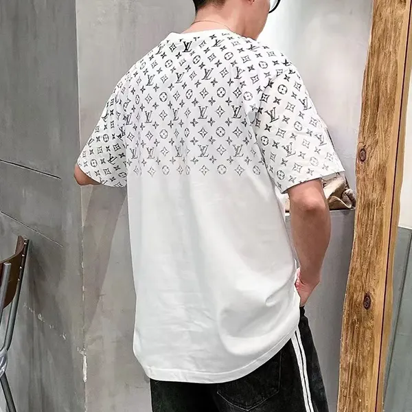 送料込 ルイヴィトン グラデーション コットンTシャツ 激安 vux87646
