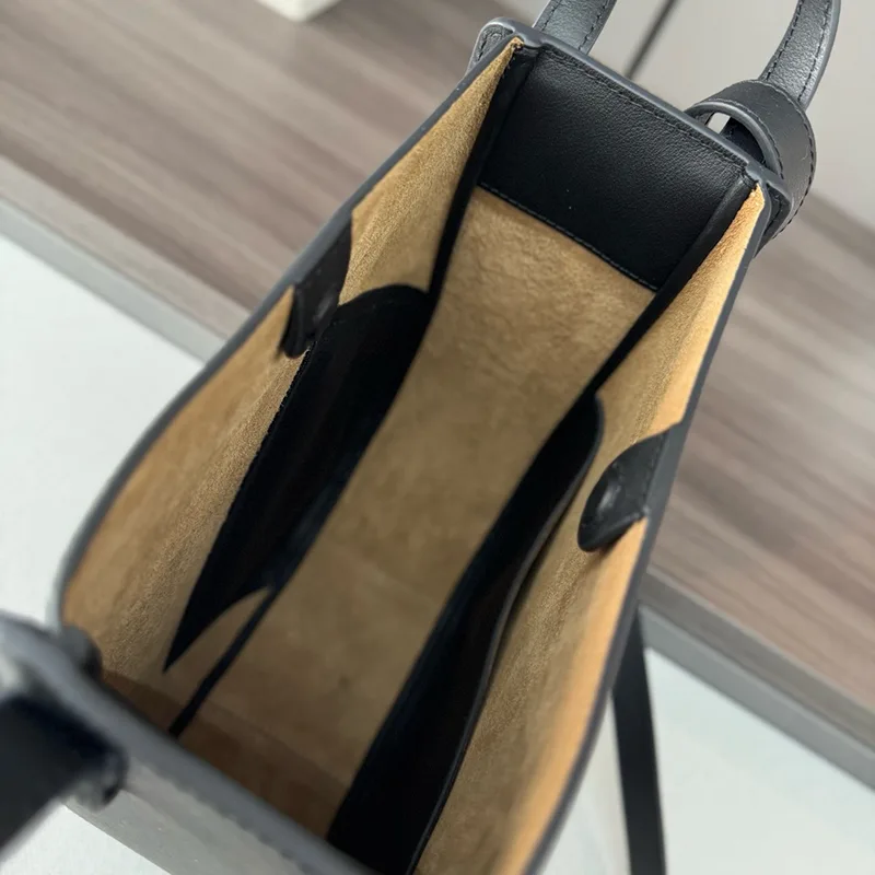 激安価格!ロエベ パチモン ハンモック スライスバッグ シャイニーカーフ loq64219