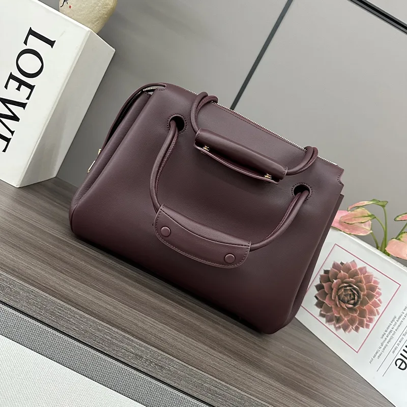 ロエベ 贋物 マドリードバッグ スモール サプルカーフ loy71772