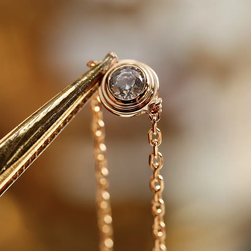 大人気!カルティエ コピー ダムール ブレスレット スモール モデル 2色 kau23745