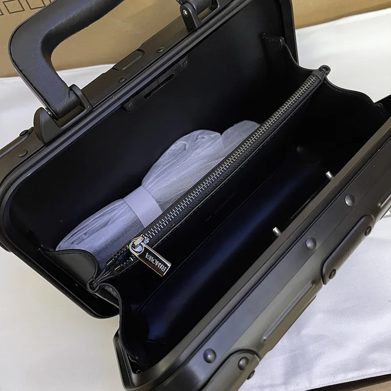 セール新作 リモワ コピー商品 クロスボディバッグ ショルダー riq06160