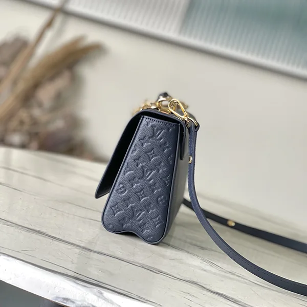 ルイヴィトン LV ツイスト コピー チェーン付ショルダーバッグ ホワイト M14342