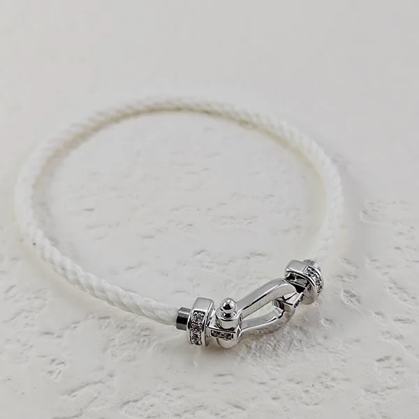目を惹く逸品!フレッド N級品 フォース10 ブレスレット ホワイトゴールド fum02320