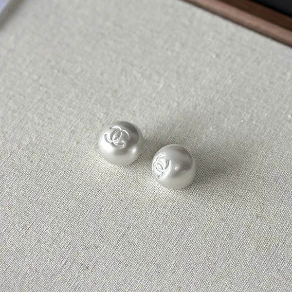 《様々なシーンで活躍★》シャネル ピアス パロディ ABE983