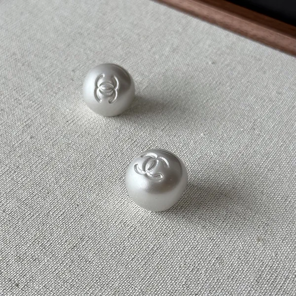 《様々なシーンで活躍★》シャネル ピアス パロディ ABE983