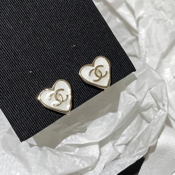 ☆超人気☆【CCロゴ☆ハート☆ゴールドx白☆上品】★シャネル ピアス 偽物 ABF315