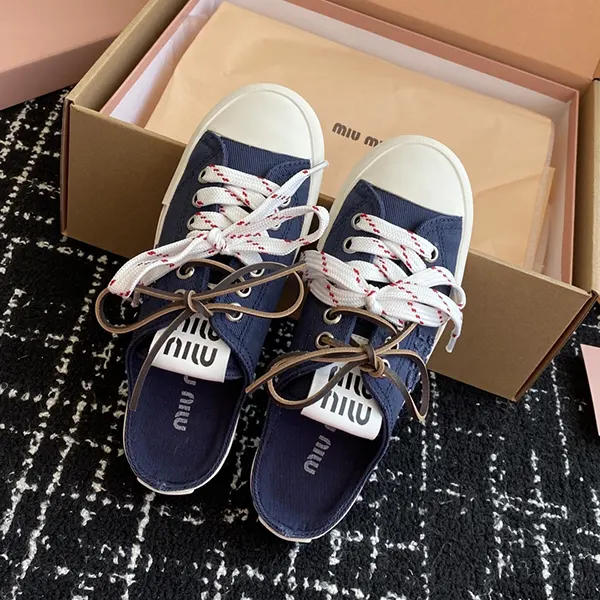 目を惹くカラー ミュウミュウ スリッパ n級品 Denim sneaker mules myp24273