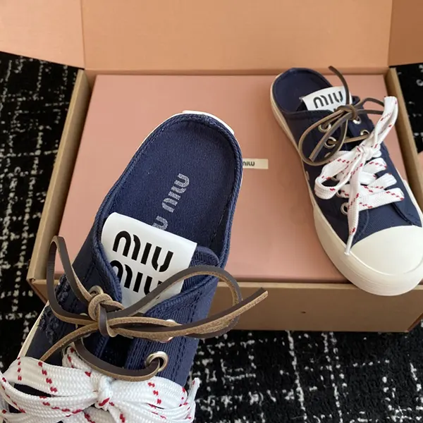目を惹くカラー ミュウミュウ スリッパ n級品 Denim sneaker mules myp24273
