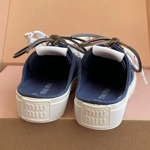 目を惹くカラー ミュウミュウ スリッパ n級品 Denim sneaker mules myp24273