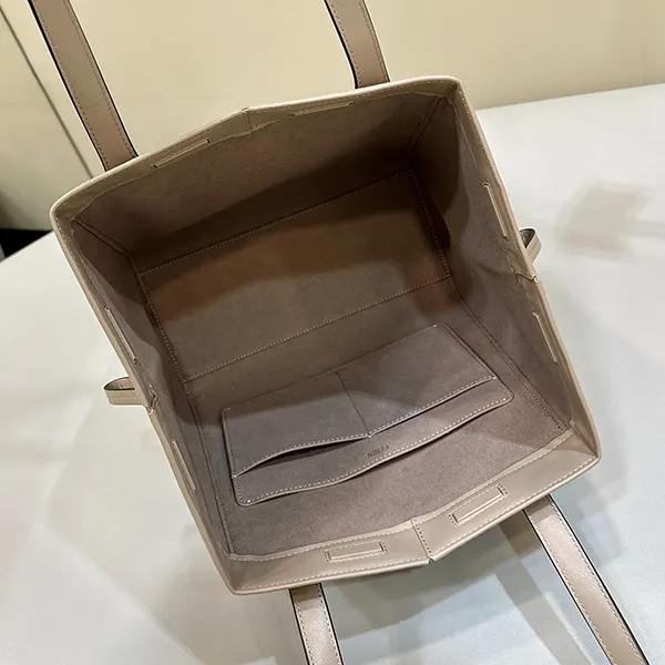 ブティック♪ フェンディ Origami ミディアム 激安 トートバッグ fev39277