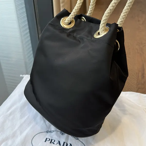 【使い勝手抜群】プラダ マリーナ Re-Nylon S バケット 巾着 バッグ put80915