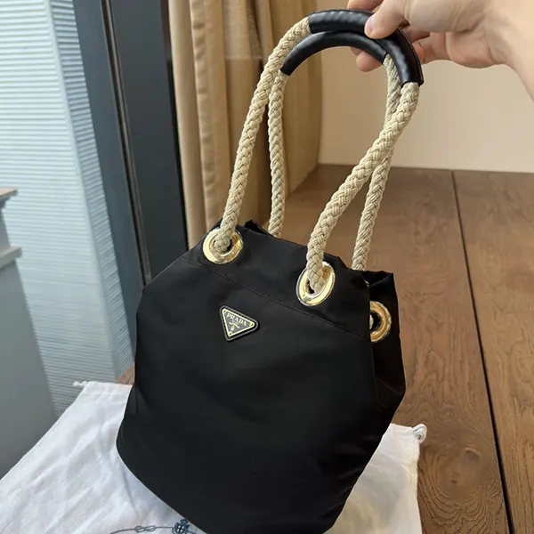 【使い勝手抜群】プラダ マリーナ Re-Nylon S バケット 巾着 バッグ put80915