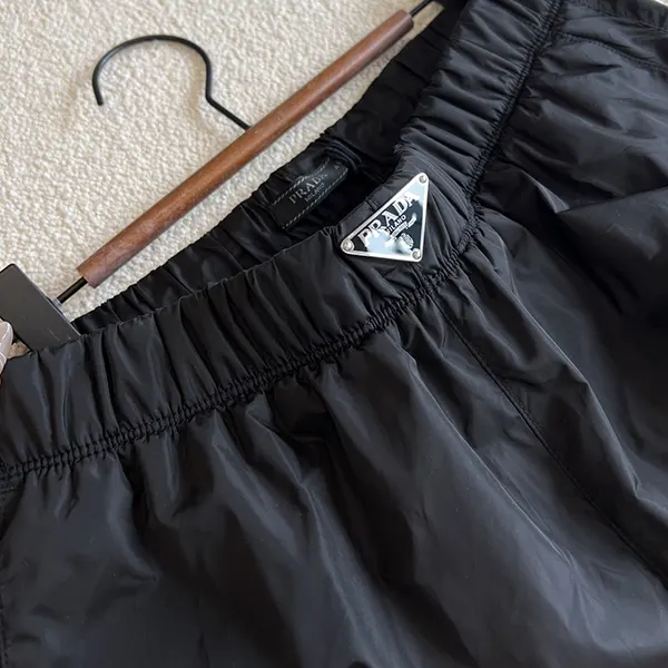 プラダ メンズ スイムショートパンツ 水着 偽物 pue38234