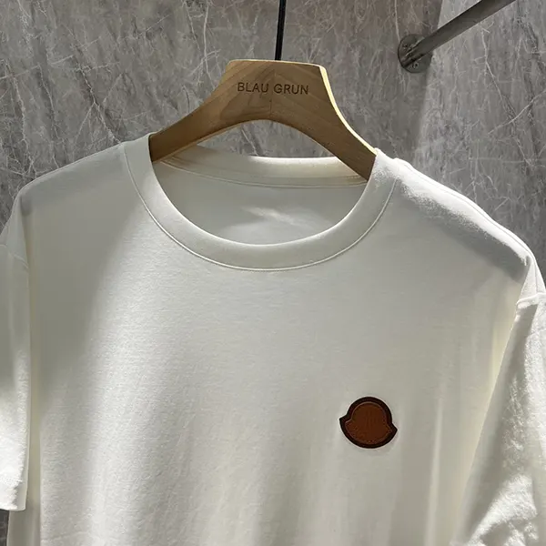 【大特価】モンクレール レザーロゴ コットンジャージーTシャツ mod07881