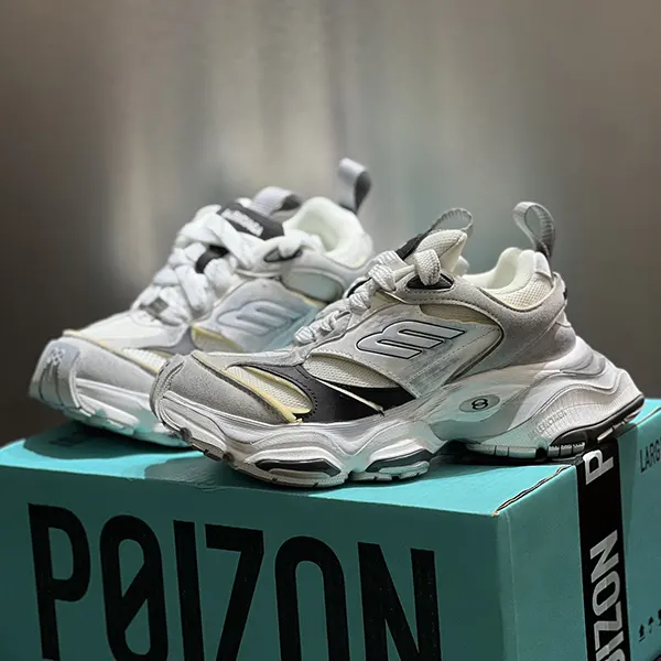 すぐ届 バレンシアガ スニーカー 偽物 メッシュ ブランドロゴ bay52637