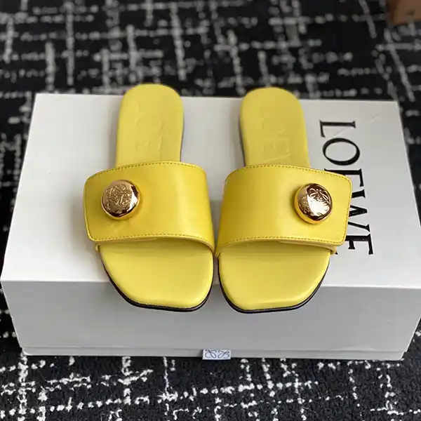 ロエベ ペブル スライド サンダル コピー ソフトカーフ ロゴ 4色 L815465XB0