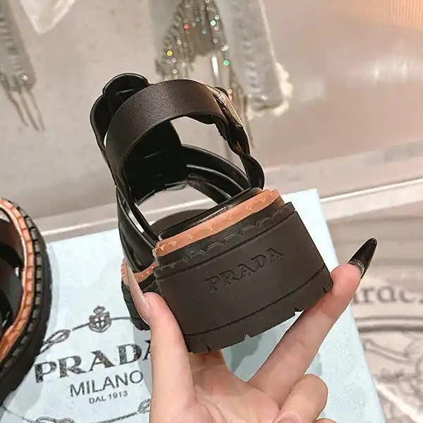 大人気!プラダ レザーフィッシャーマンサンダル コピー Sandal Black pud69994