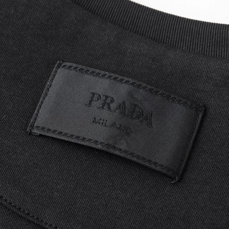 【使い勝手抜群】プラダ n級品 オーバーサイズフィット◆ クルーネック コットン Tシャツ pum48074