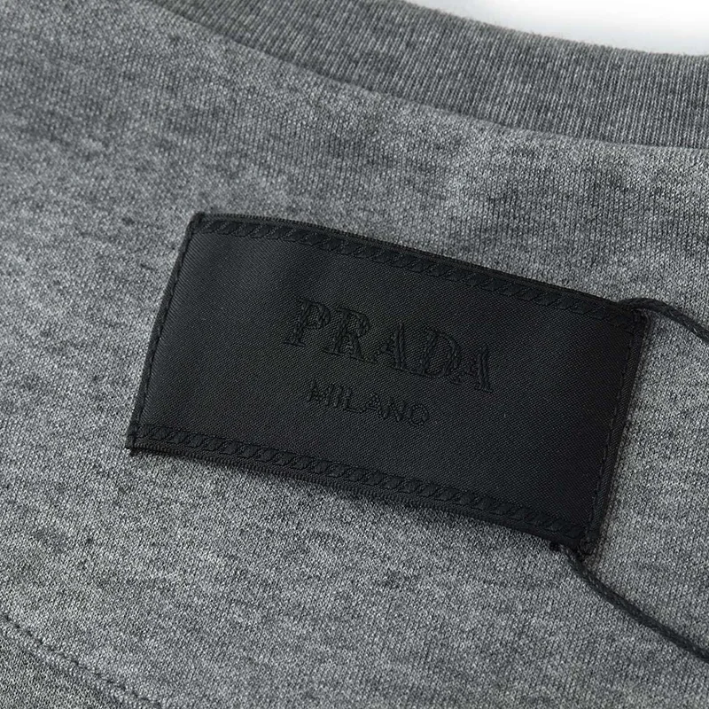 プラダ オーバーサイズフィット◆ クルーネック コットン Tシャツ 贋物 puo23506