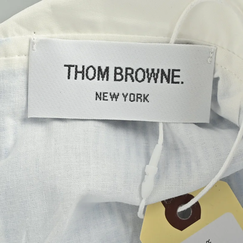 送料込【THOM BROWNE 贋物】ストライプ ボウタイシャツ ノースリーブ tof18697