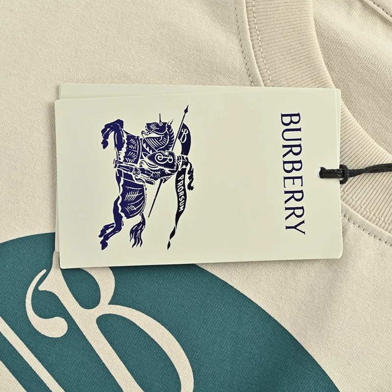 稀少バーバリー EKD ロゴ刺繍 コットン Tシャツ コピー商品 Bax75572