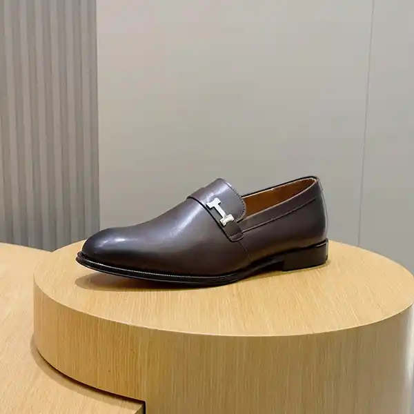 オンオフ問わず履ける パリバックル付き エルメス コピー Julioローファー H242845ZA02