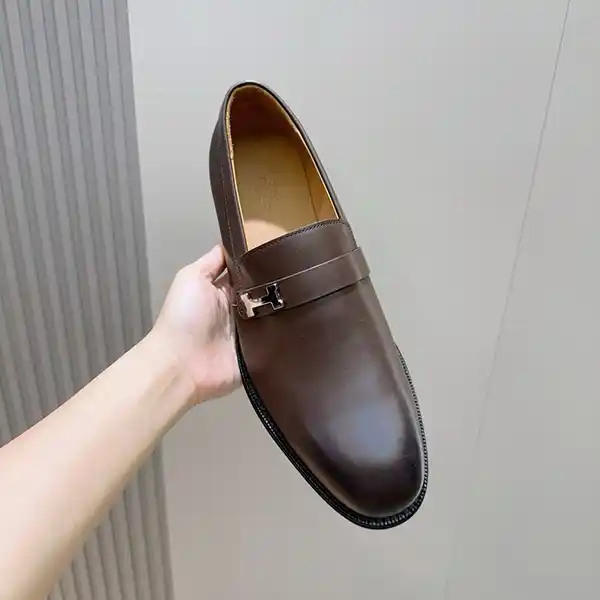 オンオフ問わず履ける パリバックル付き エルメス コピー Julioローファー H242845ZA02
