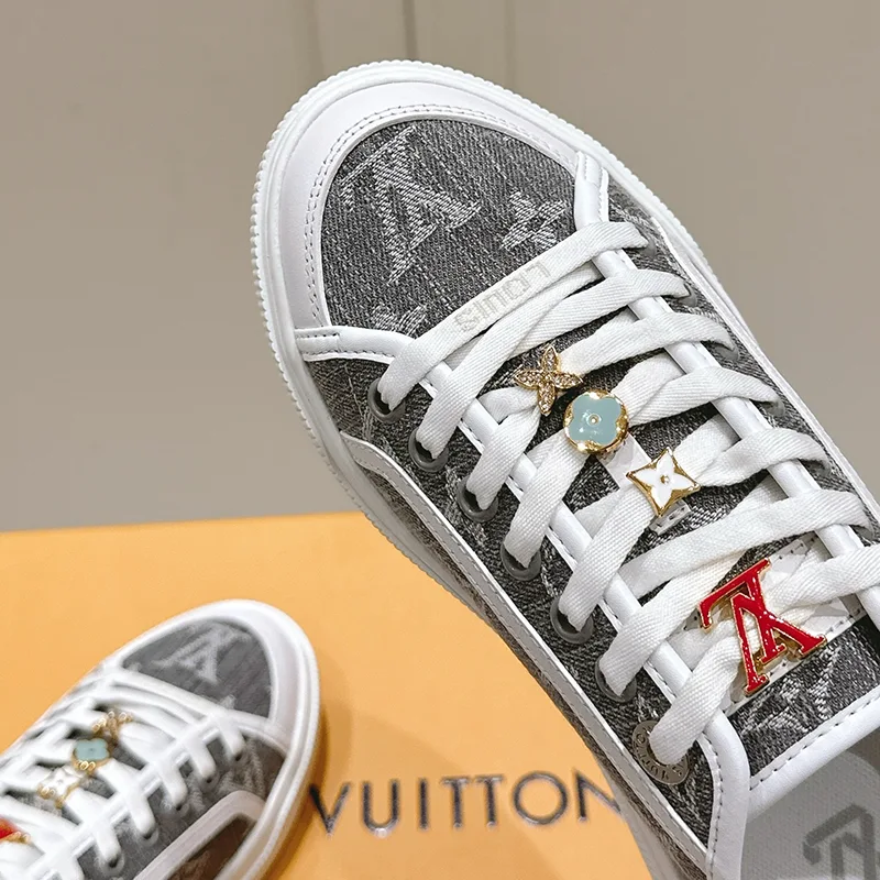 送料込ルイヴィトン n級品 LV ラグーン スニーカー vua42697