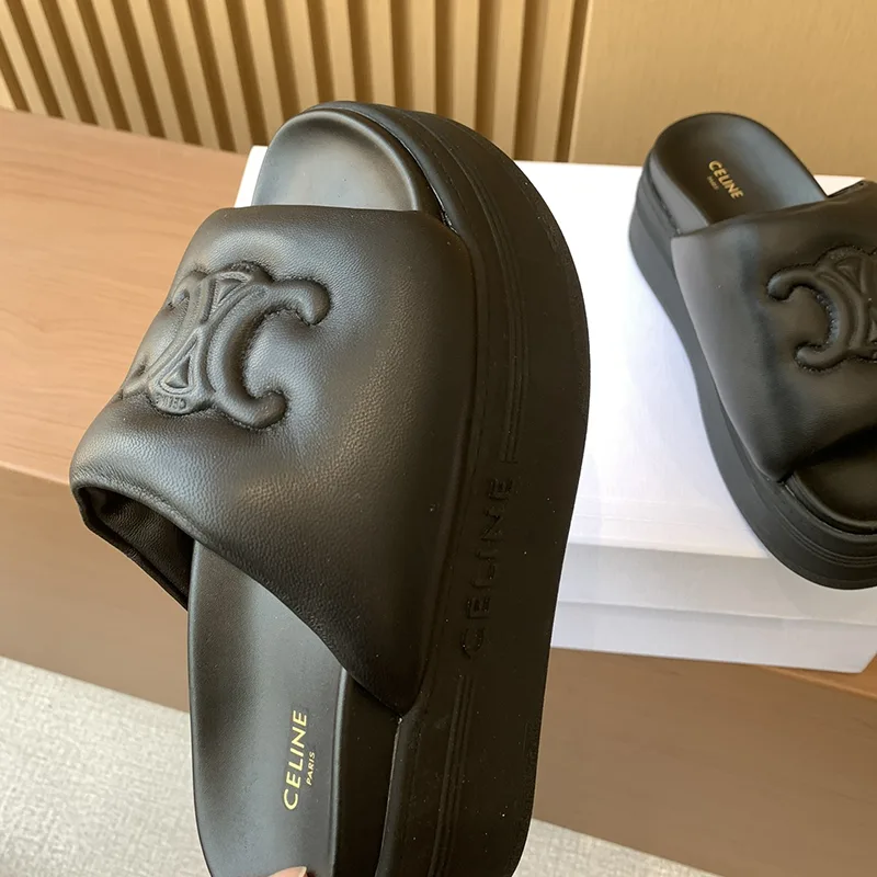 セリーヌ n級品 ロゴサンダル 厚底 トリオンフ Cea46835