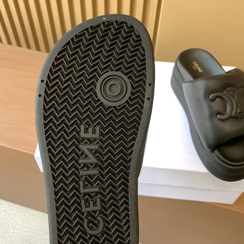 セリーヌ n級品 ロゴサンダル 厚底 トリオンフ Cea46835