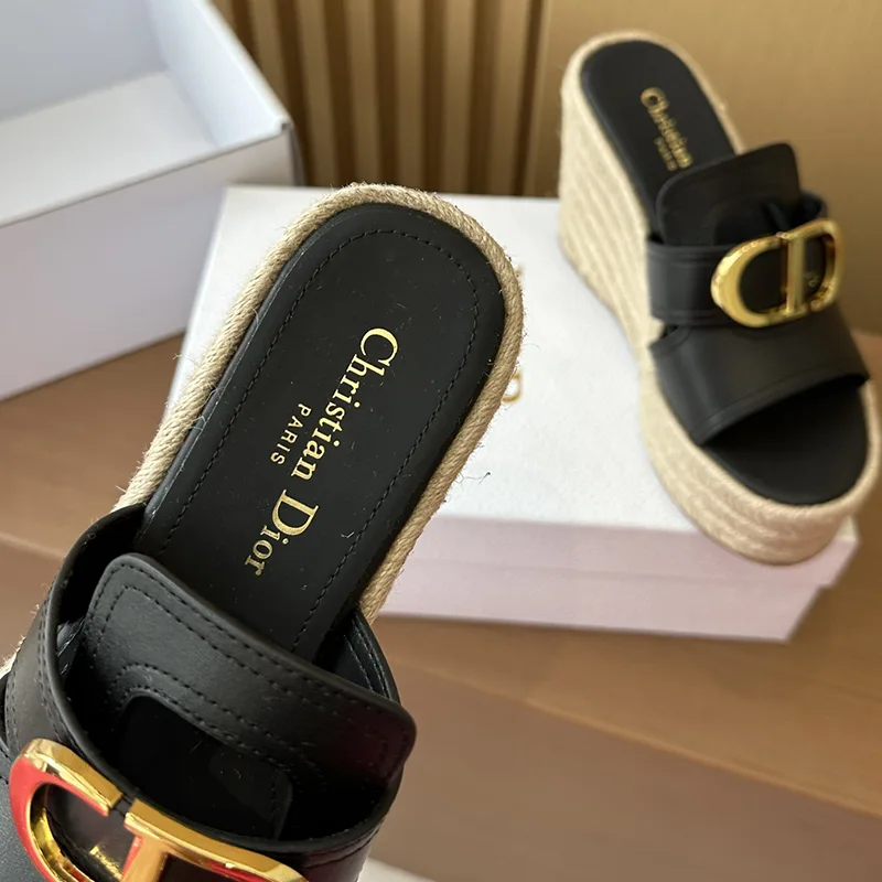 ギフトに最適 ディオール 30 Montaigne ウェッジスライド コピー商品 deg64983
