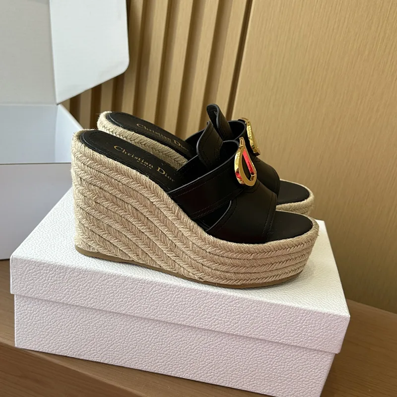 ギフトに最適 ディオール 30 Montaigne ウェッジスライド コピー商品 deg64983