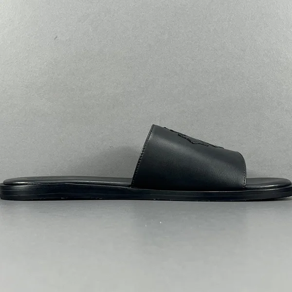 目を惹く逸品!クロムハーツ CHプラス レザー サンダル コピー Kuz65312