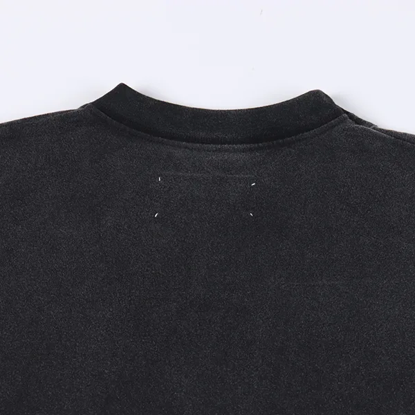 超話題!メゾン マルジェラ 刺繍ロゴ入り ウォッシュドブラックTシャツ Mam42159