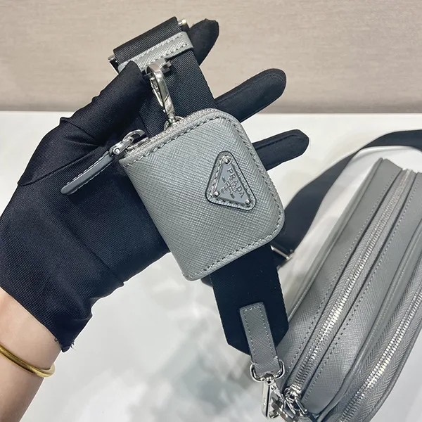 【お洒落☆シンプル】プラダ◆メンズ サフィアーノレザー ショルダーバッグ コピー puk66836