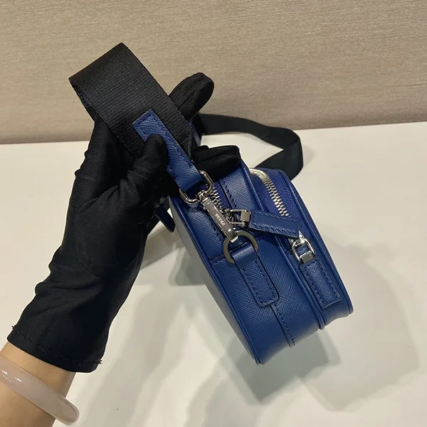プラダ◆メンズ サフィアーノレザー ショルダーバッグ N級品 pua11278