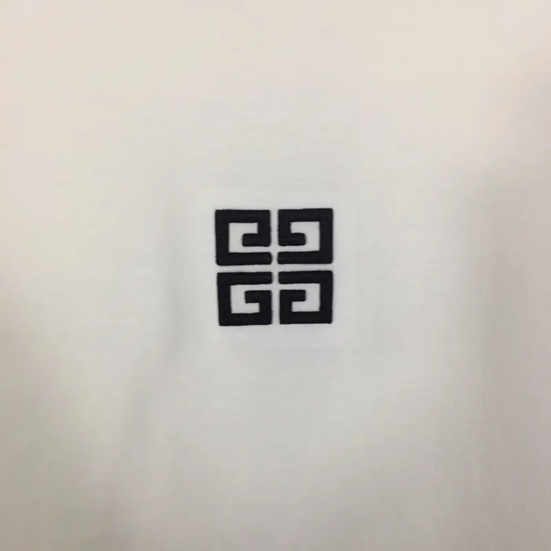 絶対欲しい!ジバンシィ 4G 刺繍 オーバーサイズ Tシャツ コピー商品 jiv75469
