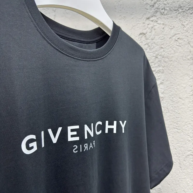 確保済みジバンシィ リバーススリムフィットTシャツ パチモン jic62965