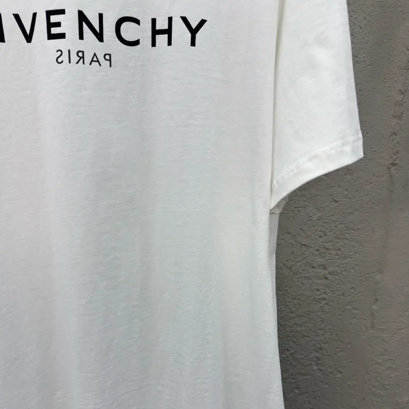 【使い勝手抜群】ジバンシィ リバーススリムフィットTシャツ フェイク jiv94730
