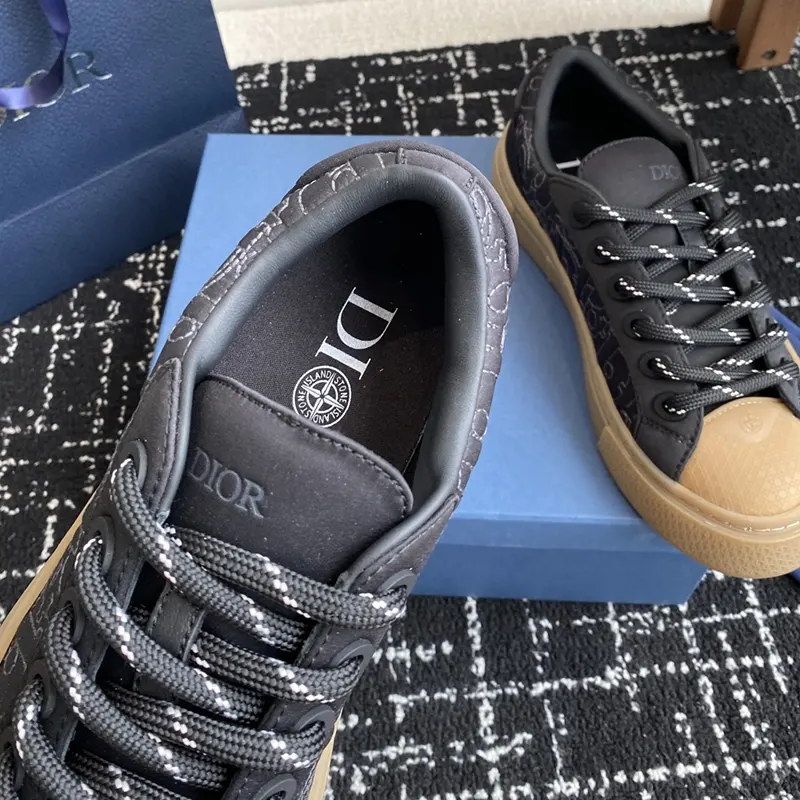 セレブ多数愛用ディオール AND STONE ISLAND B33 スニーカー パチモン dej17775
