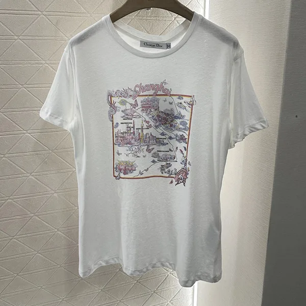 【おしゃれに描かれた街並み♪】ディオール Tシャツ パチモン dek99797