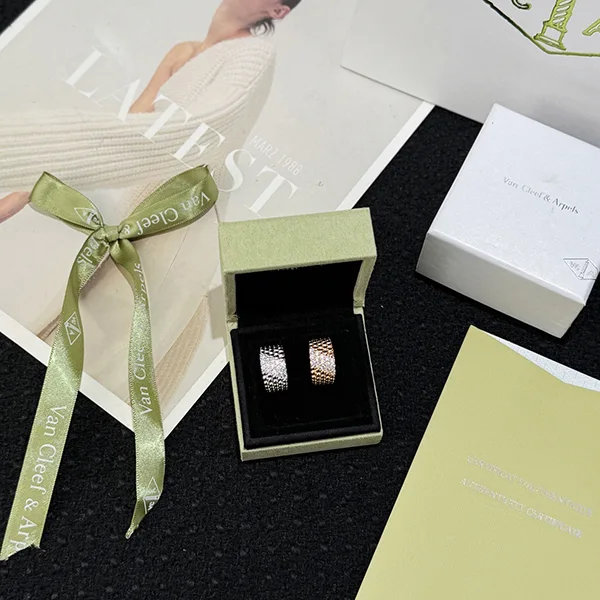 ヴァンクリーフ ペルレ N級品 ダイヤ リング 指輪 ダイヤ 18K YG VCARP7UT00