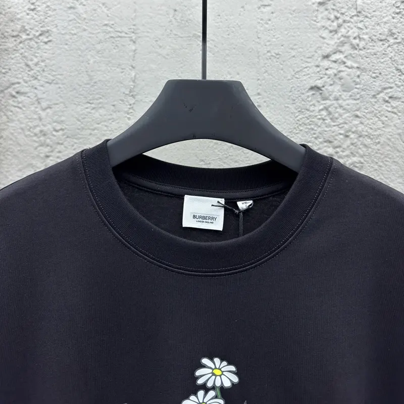 バーバリー デイジーロゴコットンTシャツ Bab29412