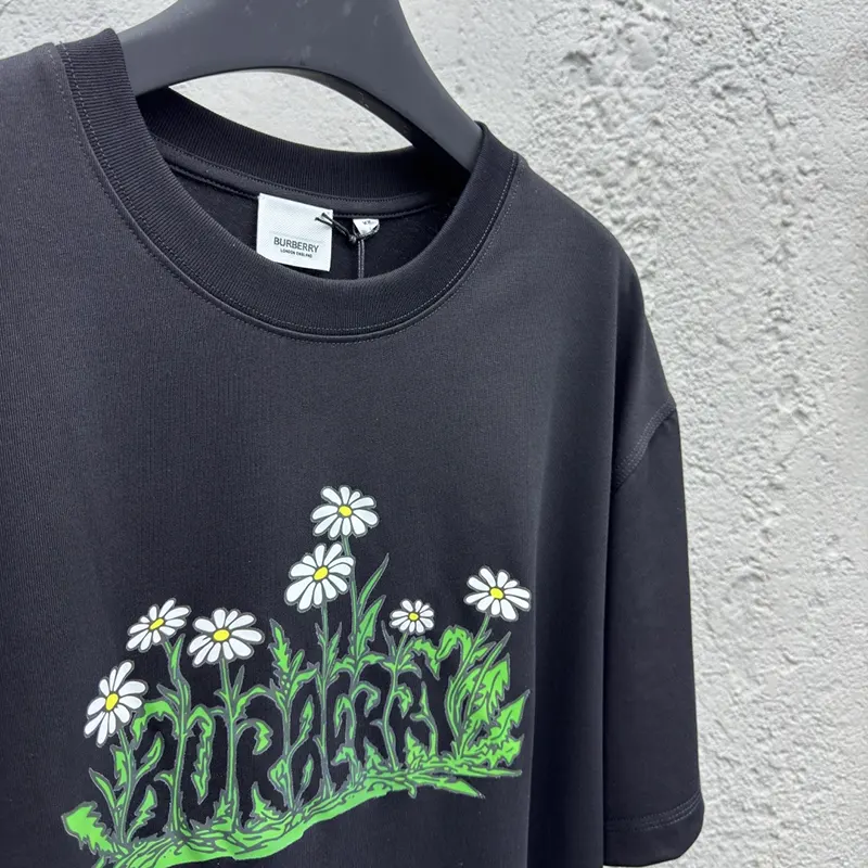 バーバリー デイジーロゴコットンTシャツ Bab29412
