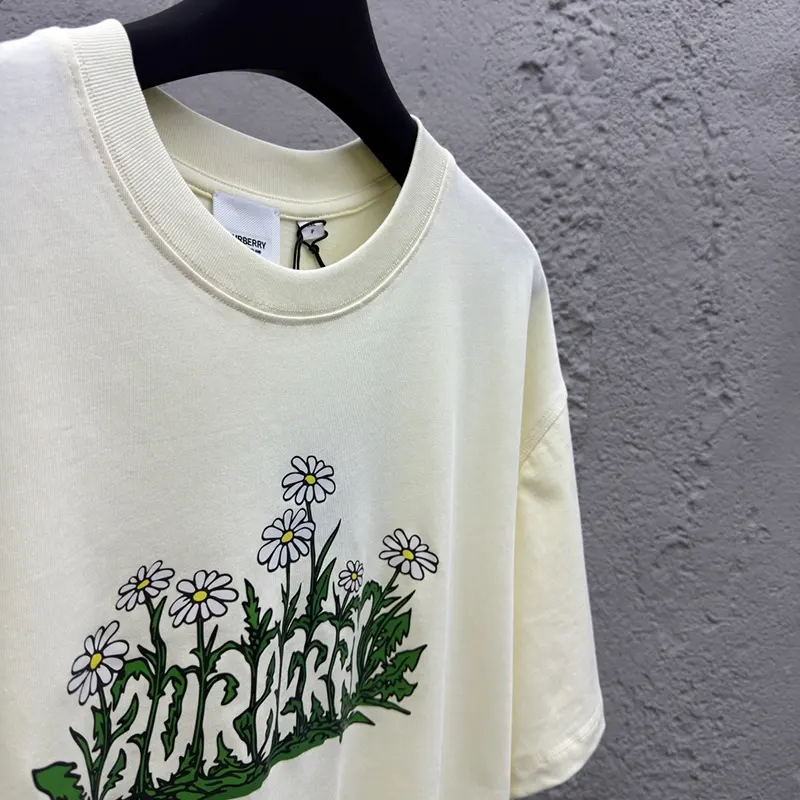 注目★バーバリー コピー商品 デイジーロゴコットンTシャツ Bae22698